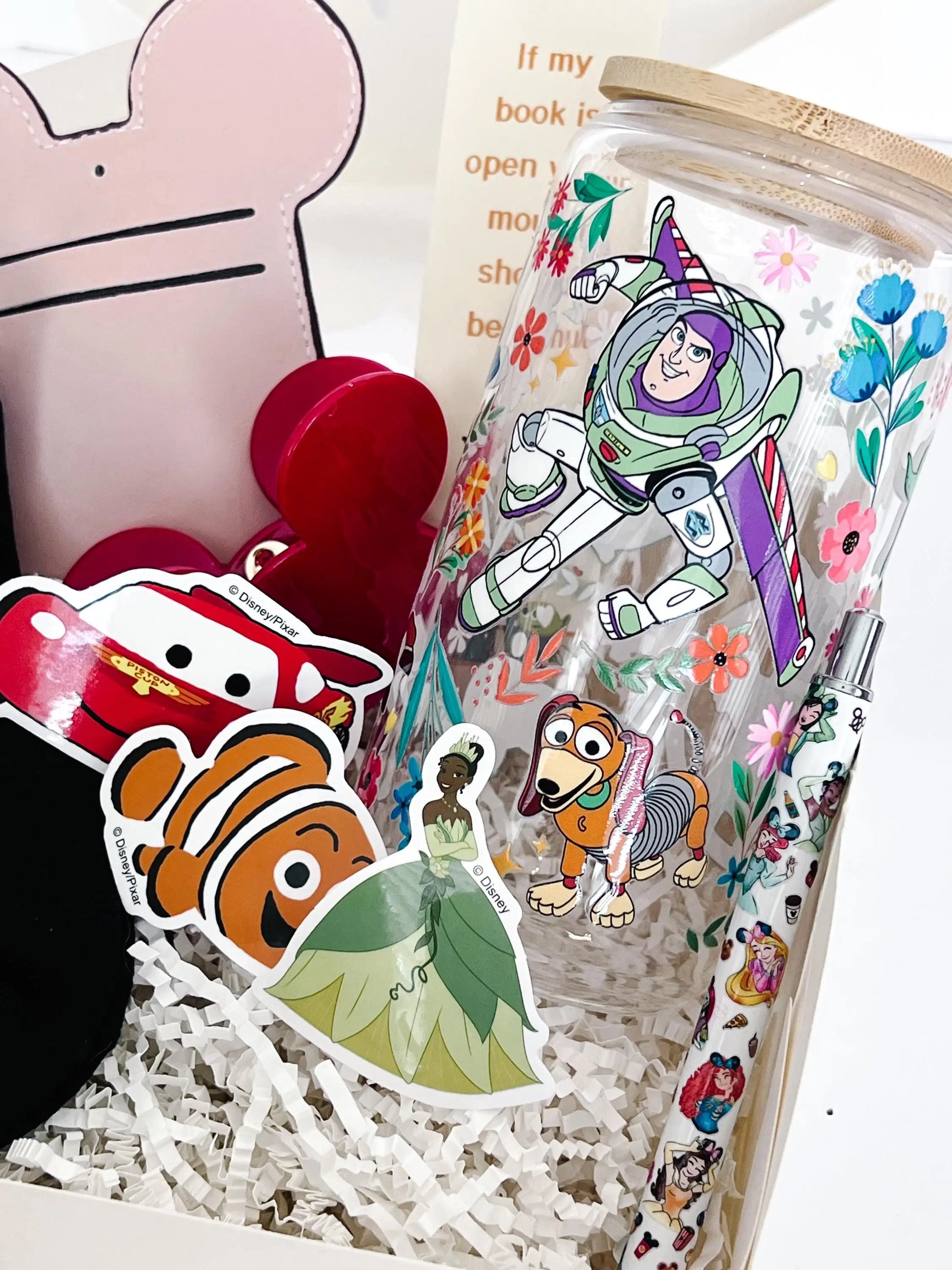 Disney Lover Gift Kit – Tumbler, Wallet & Magical Fan Accessories