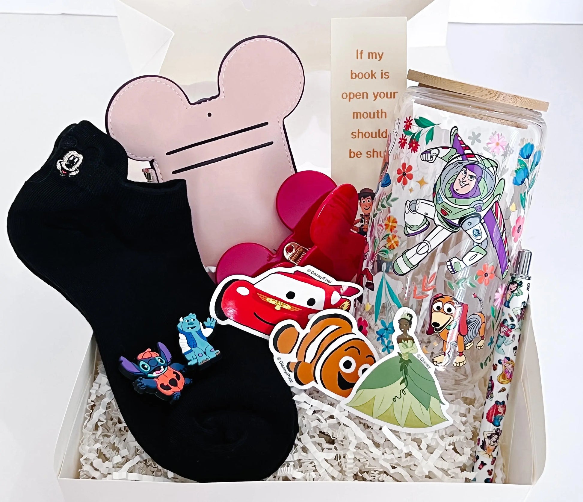 Disney Lover Gift Kit – Tumbler, Wallet & Magical Fan Accessories